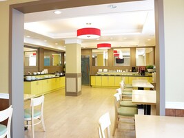 每日供应全套早餐（每人 KRW 11000）