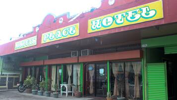 Overnatningsstedets facade