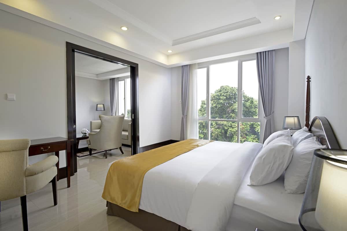 Habitación (The Sahira Suite) | Ropa de cama de alta calidad y caja de seguridad en la habitación
