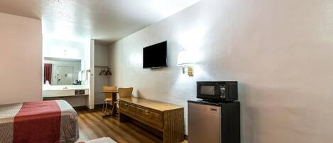 Free WiFi, bed sheets