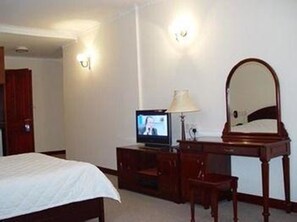 Minibar, desk, free WiFi - Nha Khach Tien Giang (My Tho)