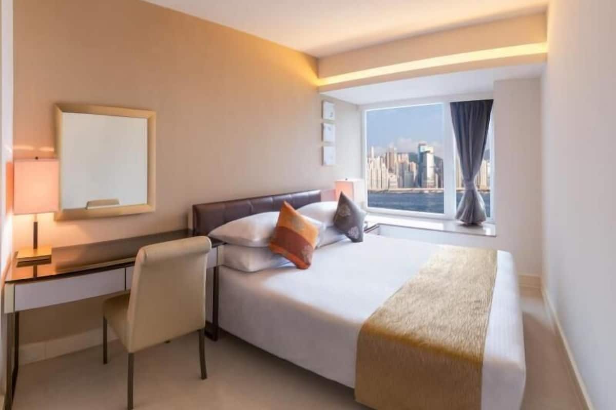 2 Schlafzimmer, Zimmersafe, Schreibtisch, Bügeleisen/Bügelbrett