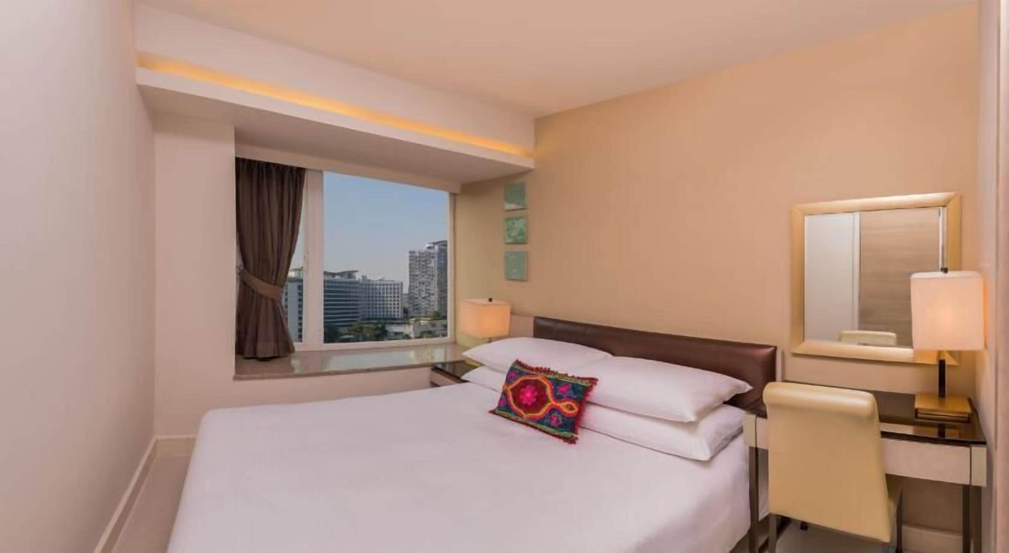 2 Schlafzimmer, Zimmersafe, Schreibtisch, Bügeleisen/Bügelbrett