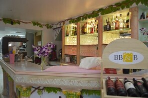 Bar (in der Unterkunft)