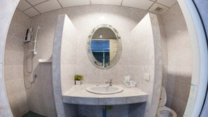 Deluxe Room, 1 King Bed, City View - Da Mario Hotel And Restaurant (Karon)