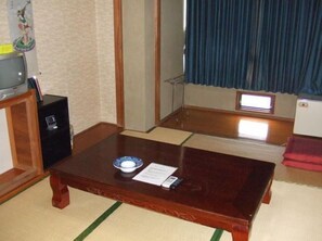 Traditional Room, Japanese Futon, Non Smoking | Desk, free wired internet