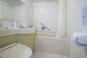 Bañera con ducha, bañera profunda, artículos de tocador gratuitos