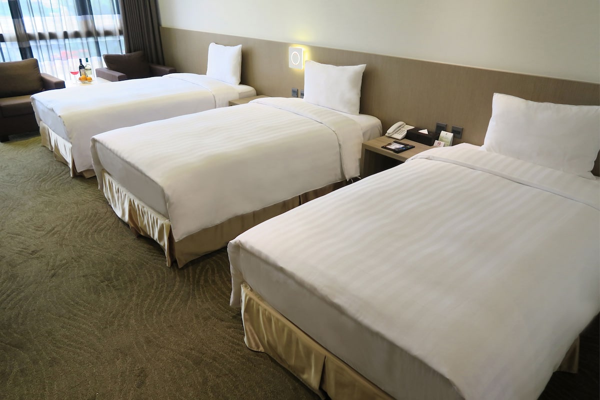 triple room | free minibar, in-room safe, desk, free wifi