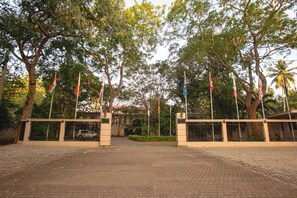 Unclassified image, 2 of 20, button - Lavendish Okrin Hotel (Kataragama)