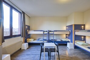 Kamer (Private 6 bed) | Een kluis op de kamer, geluiddichte muren, gratis wifi, beddengoed