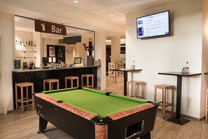 Billiards - Génération Europe Youth Hostel (Brussels)