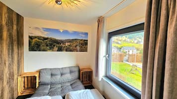 Quarto duplo | Cofres nos quartos, quartos à prova de som, Wi-Fi de cortesia