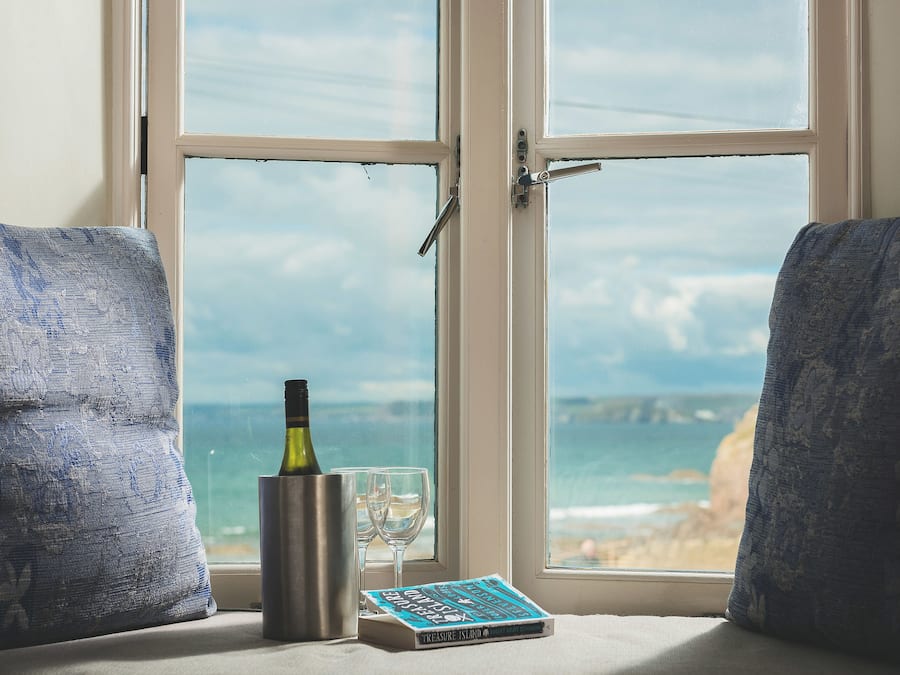 Signature Double Room | Desk, iron/ironing board, free WiFi