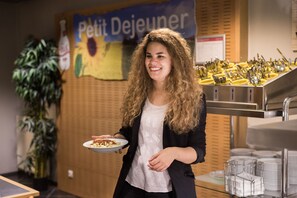 Free buffet breakfast  - Auberge de Jeunesse de Mons - Hostel (Mons)