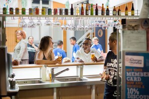 Bar (en el alojamiento)