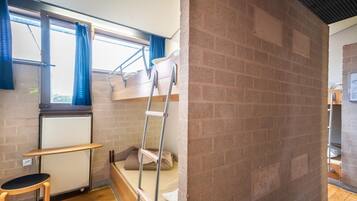 In-room safe, soundproofing, free WiFi