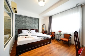 Deluxe Double Room (with Bath) | Premium bedding, minibar, in-room safe, desk - TN Central Hotel (Ho Chi Minh City)