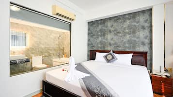 Habitación doble Deluxe (with Bath) | Ropa de cama de alta calidad y minibar