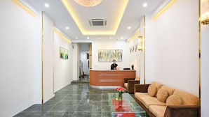 32-inch LCD TV with cable channels, TV - TN Central Hotel (Ho Chi Minh City)