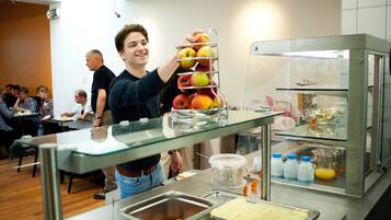 Free daily buffet breakfast