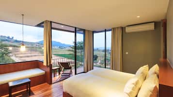 Deluxe Room, Upper Floor | 1 dormitorio, ropa de cama de alta calidad, edredones de plumas