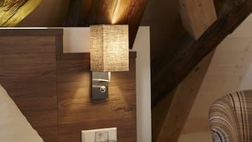 Ropa de cama de alta calidad, caja fuerte, escritorio