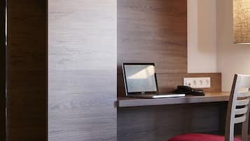 Premium bedding, in-room safe, desk, laptop workspace