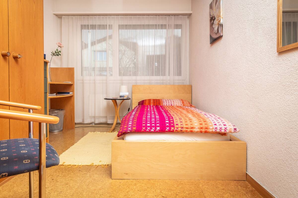Chambre Simple, salle de bains commune