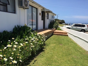 Property grounds - Breeze Inn Bed and Breakfast (Kidd's Beach)