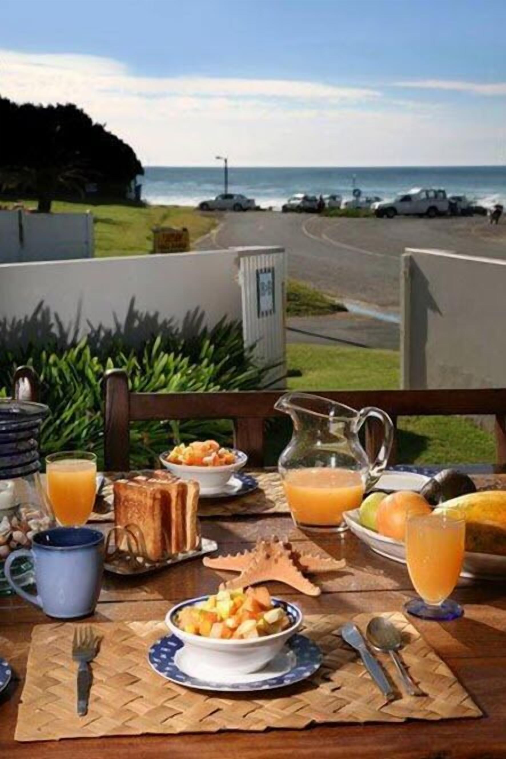 Free daily full breakfast 