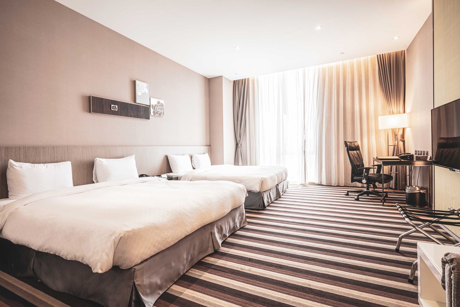 classic twin room | down duvets, in-room safe, desk, laptop workspace