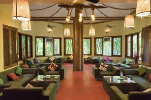 Lobby-Lounge