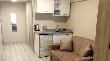 Premium bedding, in-room safe, desk, soundproofing