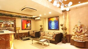 Lobby - Divinity By Audra Hotels (Mathura)