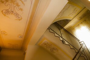 Staircase - Hotel Villa Maranello (Maranello)