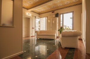 Zona de estar del vestíbulo