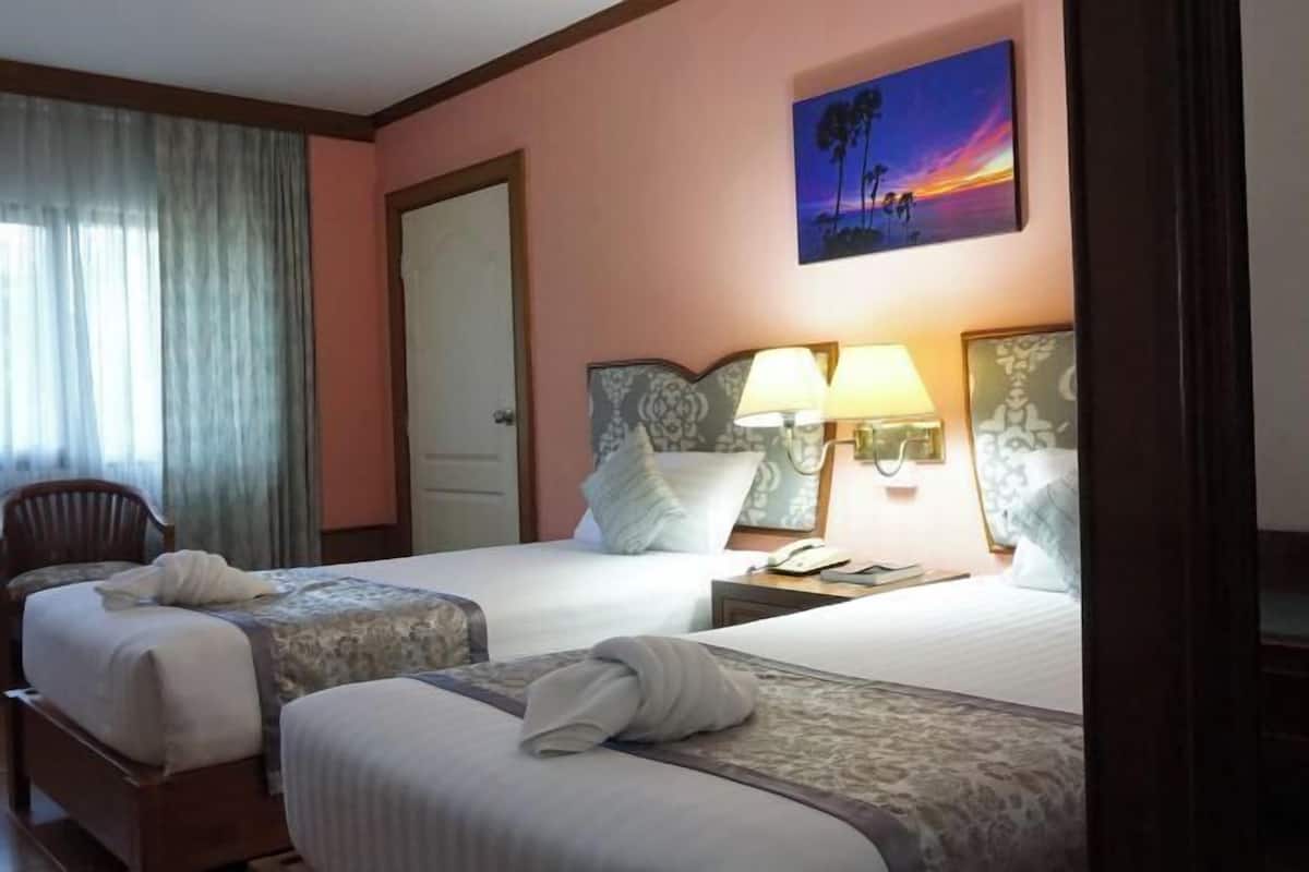 Minibar, desk, rollaway beds, free WiFi