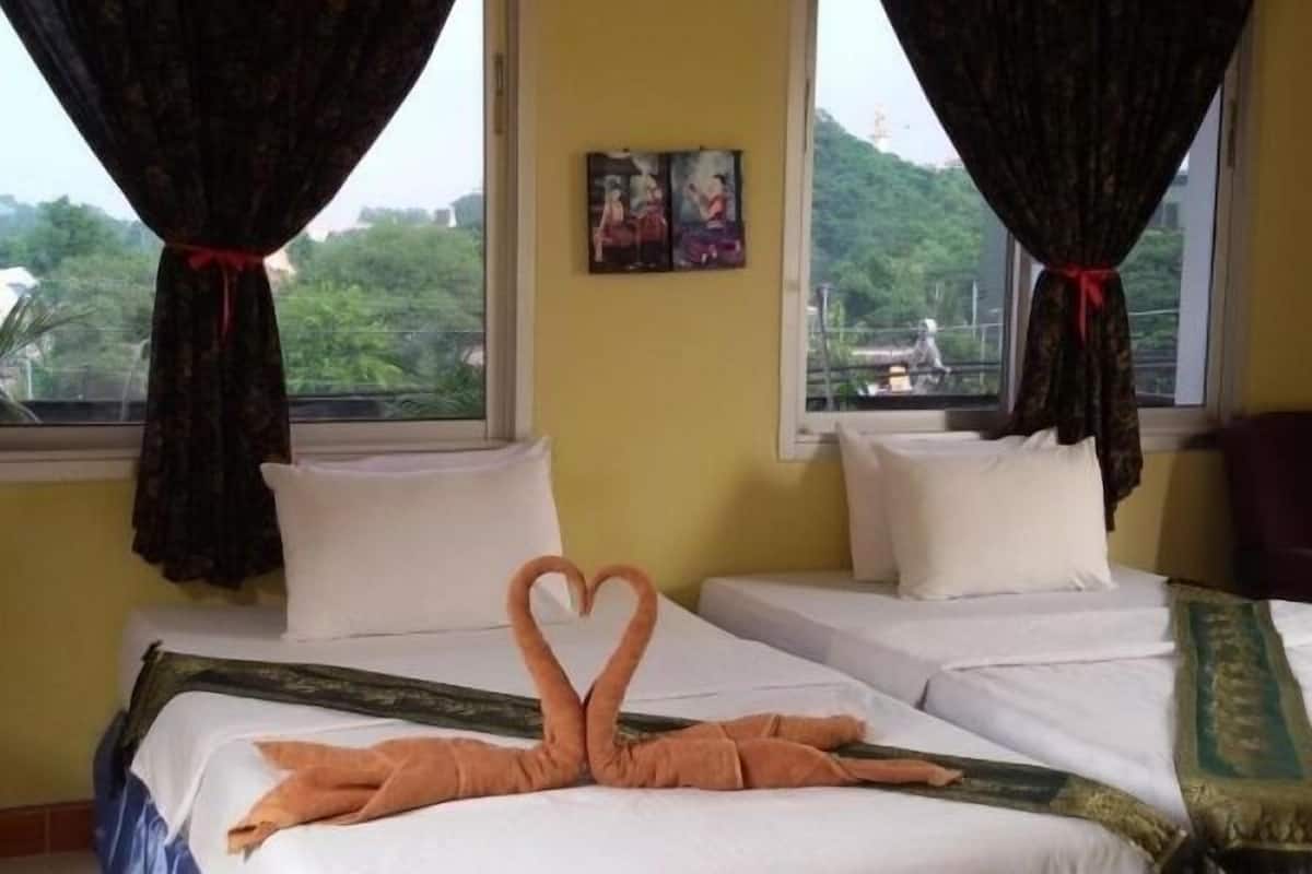 standard twin bed | desk, free wifi