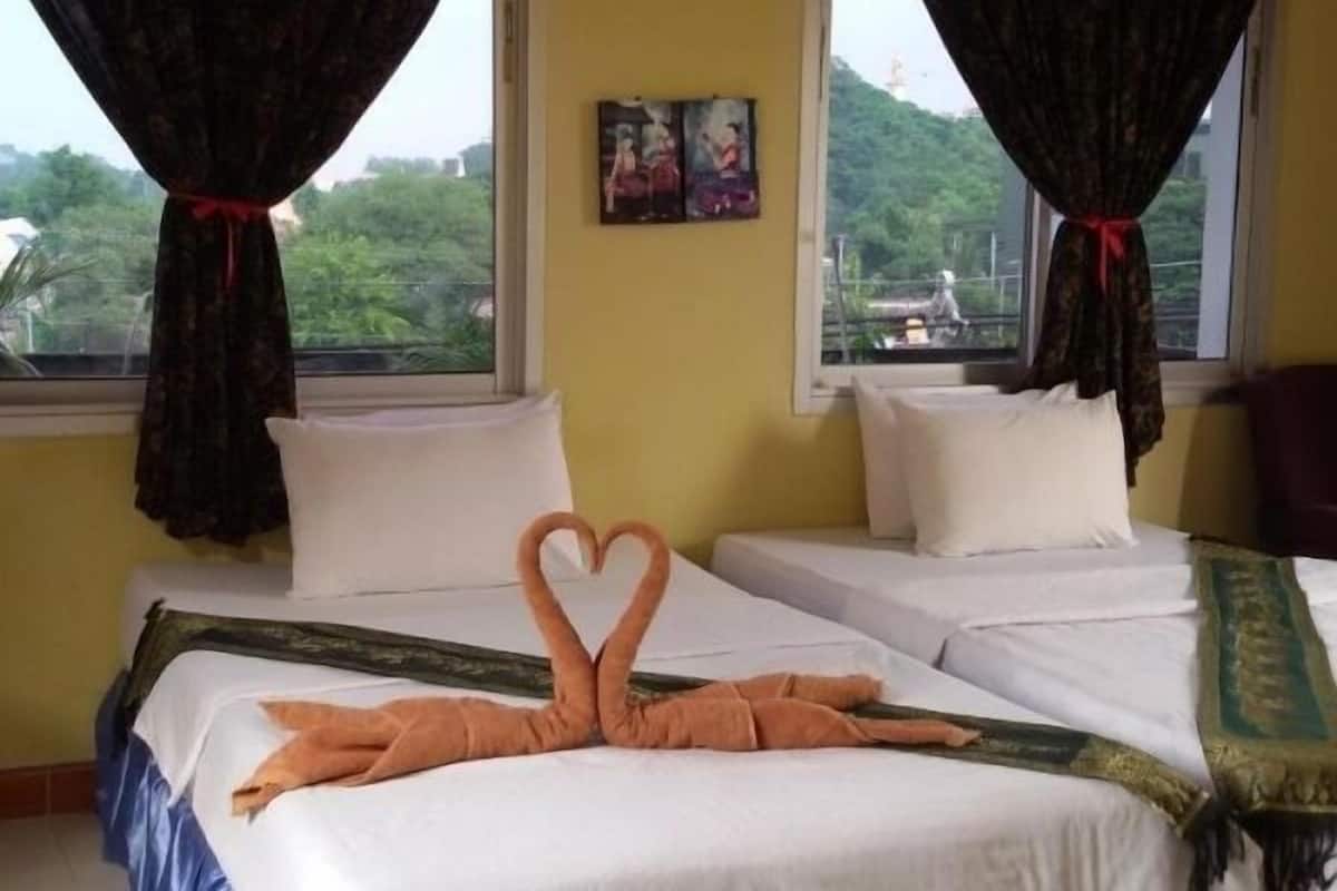 Standard Twin Bed | Escritorio y wifi gratis