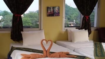 Standard Twin Bed | Escritorio y wifi gratis