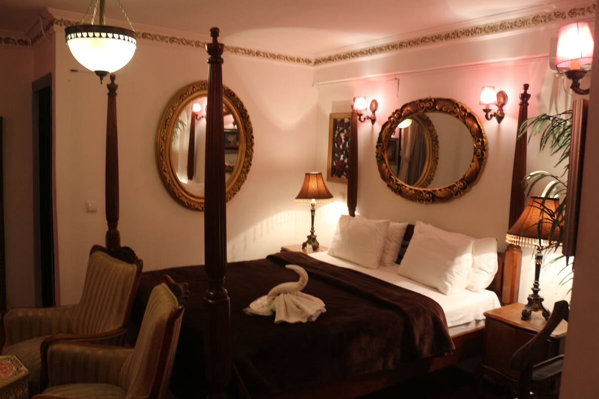 Luxury Double or Twin Room (Bay Window) | Desk, iron/ironing board, free WiFi