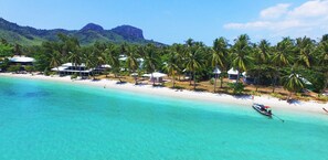 Private beach, beach umbrellas, beach towels, beach bar - Koh Mook Riviera Beach Resort (Ko Mook)