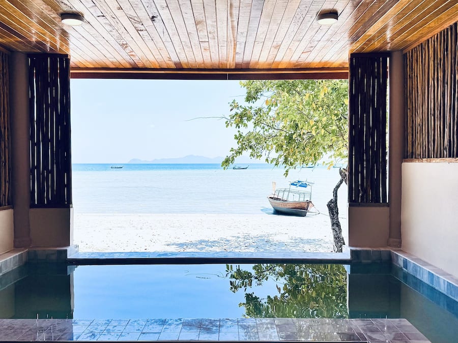 Beachfront Family Pool Villa | Strand-/Meerblick