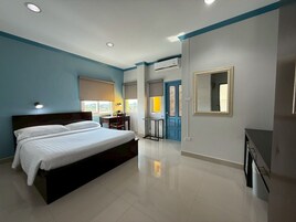 Superior Room | Hypo-allergenic bedding, desk, blackout drapes, free cribs/infant beds