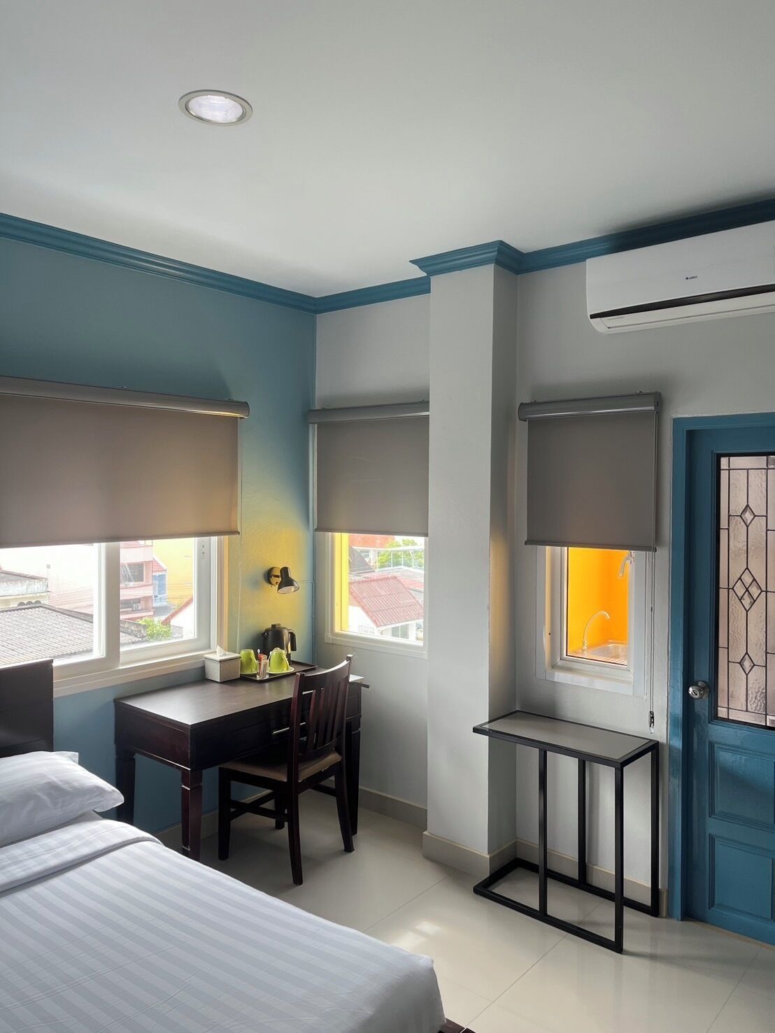 superior room | hypo-allergenic bedding, desk, blackout curtains, free cots/infant beds