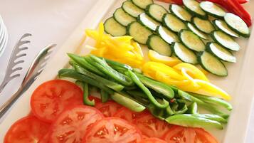 Free daily buffet breakfast