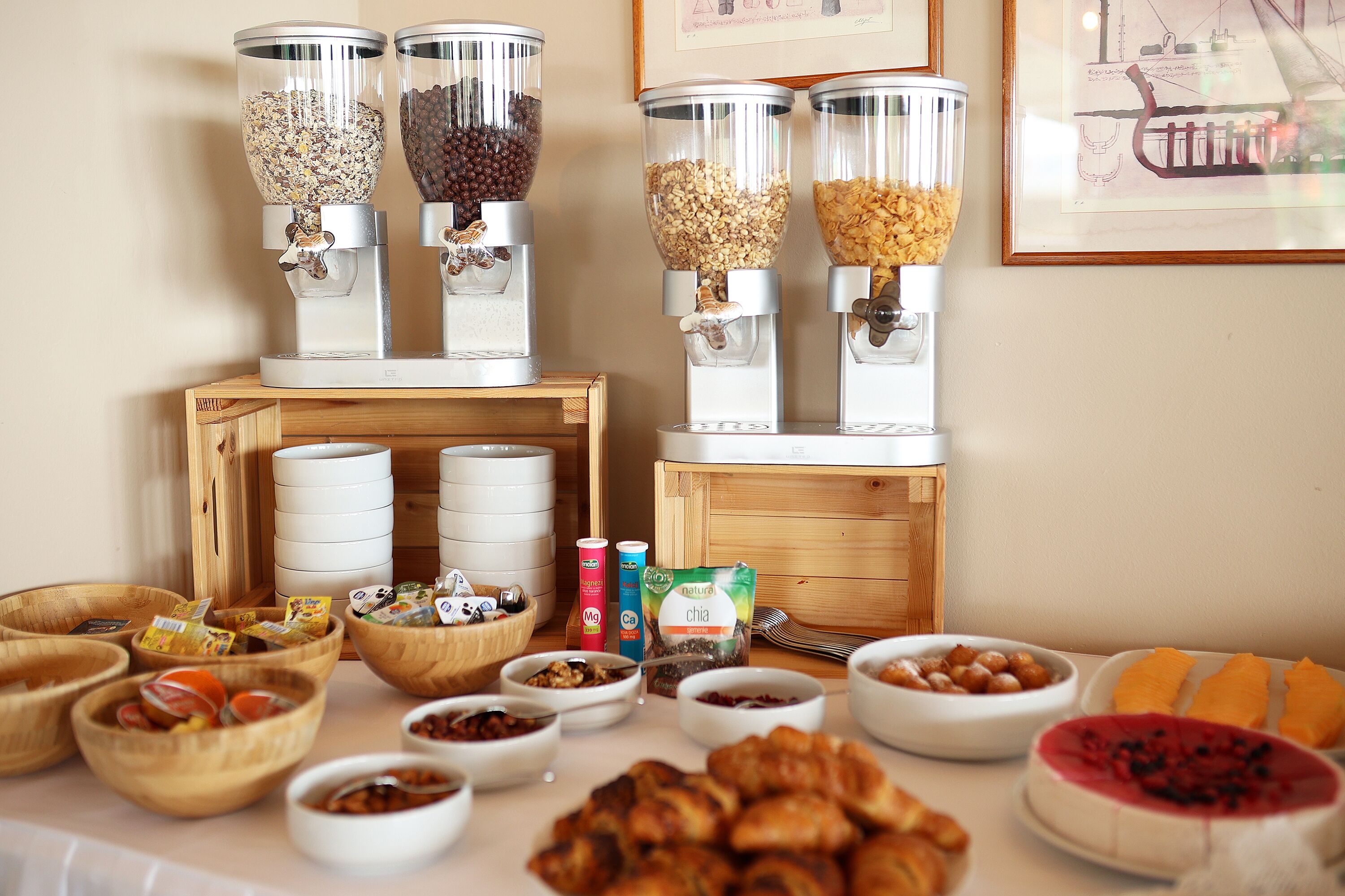 含每日吃到飽早餐