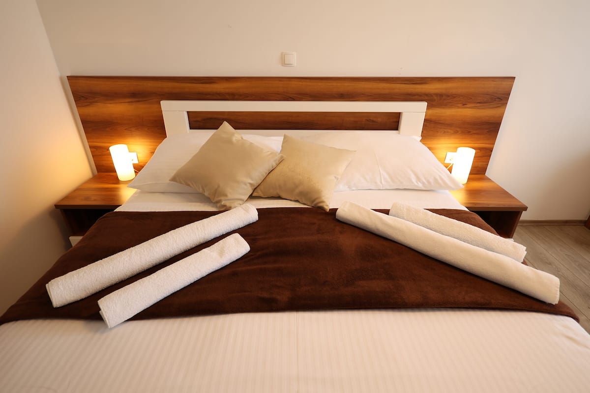 double room | minibar, in-room safe, desk, blackout curtains