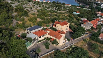Esterni