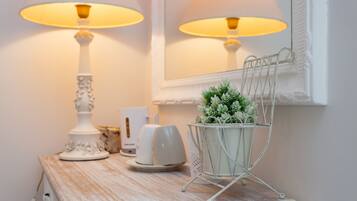 Double Room (external bathroom) | Minibar, in-room safe, desk, soundproofing